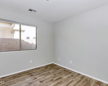 5253 W T Ryan Lane - Photo Thumbnail 15