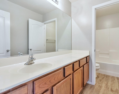 5253 W T Ryan Lane - Photo Thumbnail 18