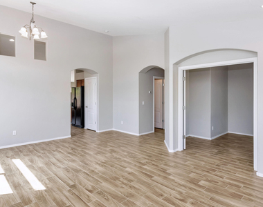 5253 W T Ryan Lane - Photo Thumbnail 9