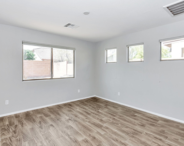 5253 W T Ryan Lane - Photo Thumbnail 10