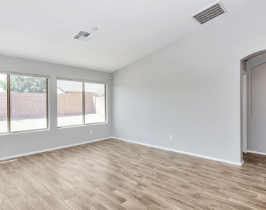 5253 W T Ryan Lane - Photo Thumbnail 3