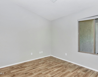 5253 W T Ryan Lane - Photo Thumbnail 14