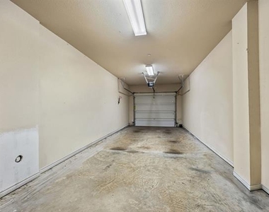 950 Henderson Street - Photo Thumbnail 14