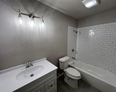 3021 Northridge Drive - Photo Thumbnail 9