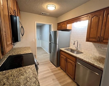 3021 Northridge Drive - Photo Thumbnail 2
