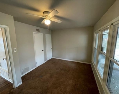 1309 N Binkley Street - Photo Thumbnail 7