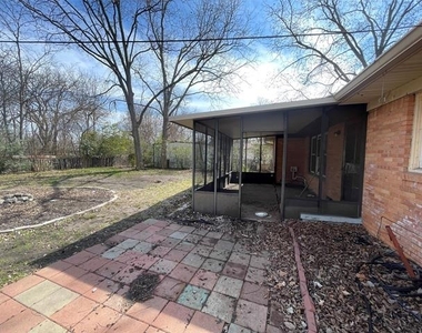 1309 N Binkley Street - Photo Thumbnail 8