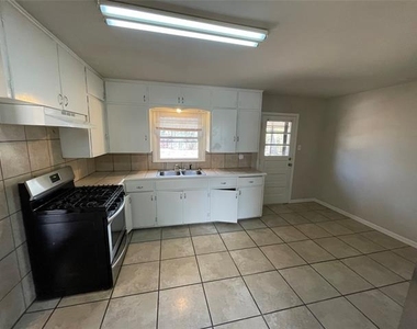 1309 N Binkley Street - Photo Thumbnail 1
