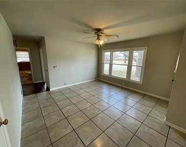1309 N Binkley Street - Photo Thumbnail 3