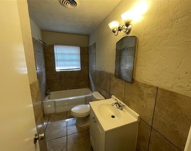 1309 N Binkley Street - Photo Thumbnail 5