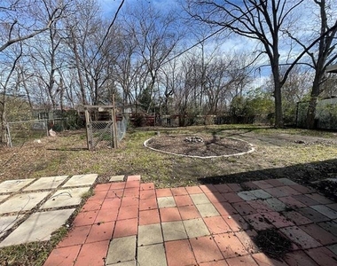 1309 N Binkley Street - Photo Thumbnail 9