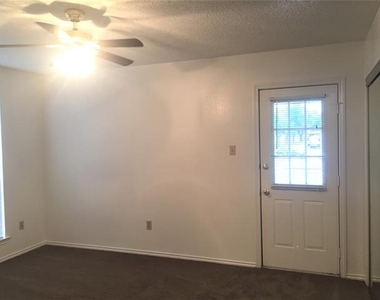 2112 Edwin Street - Photo Thumbnail 2