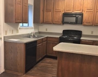 2112 Edwin Street - Photo Thumbnail 6