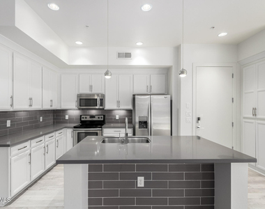 6565 E Thomas Road - Photo Thumbnail 5