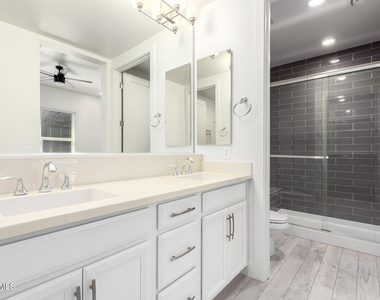 6565 E Thomas Road - Photo Thumbnail 10