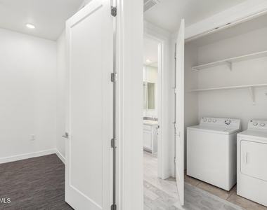 6565 E Thomas Road - Photo Thumbnail 14