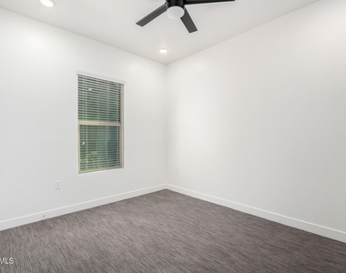 6565 E Thomas Road - Photo Thumbnail 11