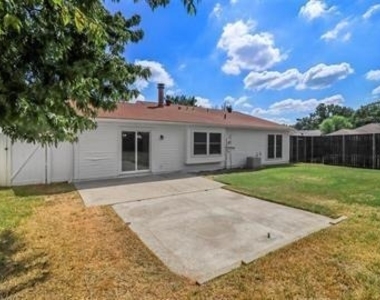 2601 Knoll Trail - Photo Thumbnail 3