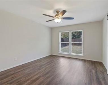 2601 Knoll Trail - Photo Thumbnail 8