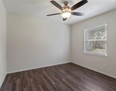 2601 Knoll Trail - Photo Thumbnail 9