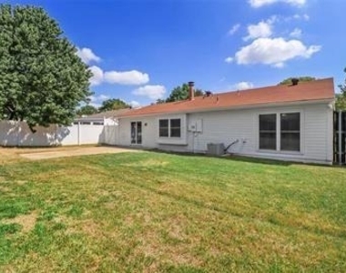 2601 Knoll Trail - Photo Thumbnail 4
