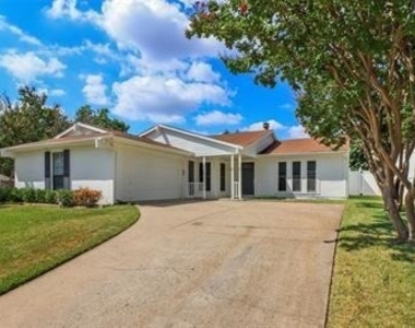 2601 Knoll Trail - Photo Thumbnail 2