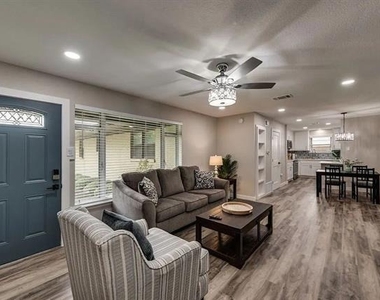 6503 E Mockingbird Lane - Photo Thumbnail 5