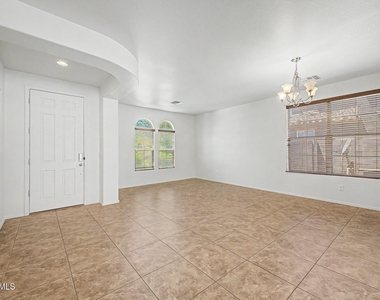 15102 W Westview Drive - Photo Thumbnail 3