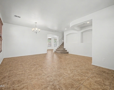 15102 W Westview Drive - Photo Thumbnail 5