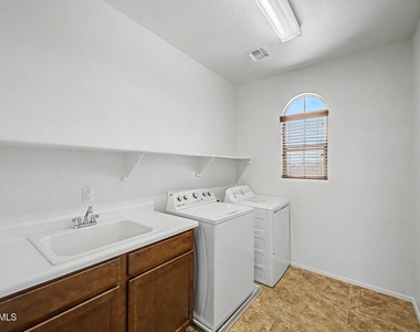 15102 W Westview Drive - Photo Thumbnail 31