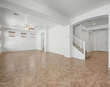 15102 W Westview Drive - Photo Thumbnail 9