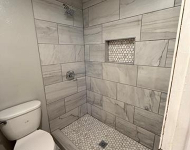 2834 Naples Drive - Photo Thumbnail 9