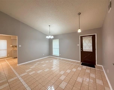 2834 Naples Drive - Photo Thumbnail 1