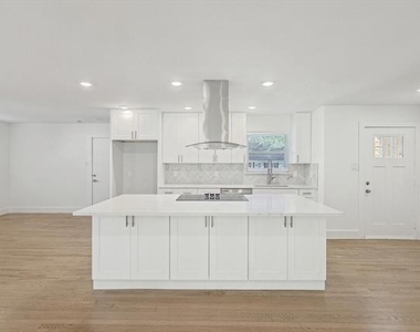 6912 Clemson Drive - Photo Thumbnail 13