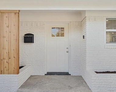 6912 Clemson Drive - Photo Thumbnail 4