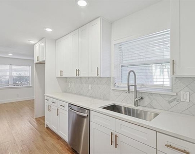 6912 Clemson Drive - Photo Thumbnail 8