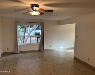 4111 E Camelback Road - Photo Thumbnail 5