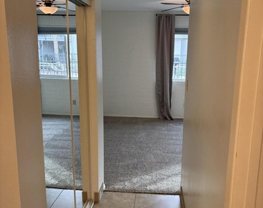 4111 E Camelback Road - Photo Thumbnail 9
