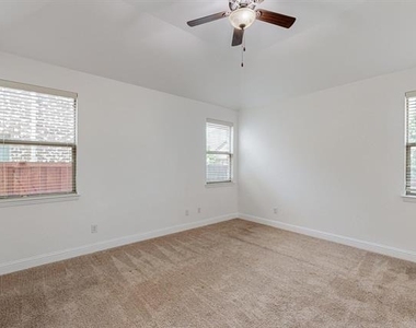 712 Davinci Court - Photo Thumbnail 8