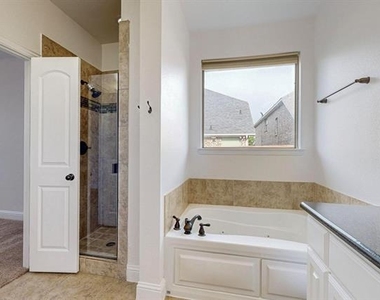 712 Davinci Court - Photo Thumbnail 10