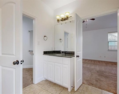 712 Davinci Court - Photo Thumbnail 13
