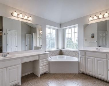 11699 Kingsville Drive - Photo Thumbnail 6