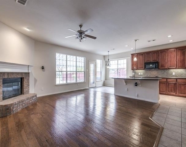 11699 Kingsville Drive - Photo Thumbnail 3