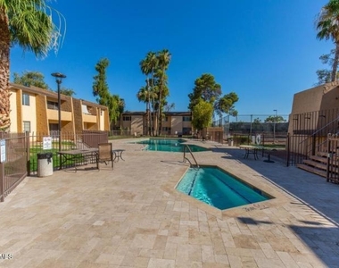 8055 E Thomas Road - Photo Thumbnail 18