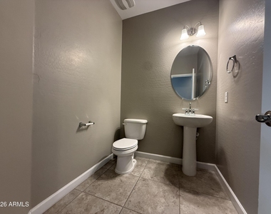 1255 N Arizona Avenue - Photo Thumbnail 7