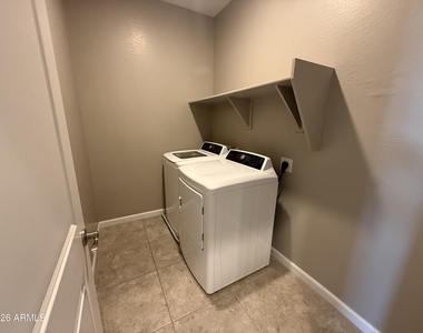 1255 N Arizona Avenue - Photo Thumbnail 9