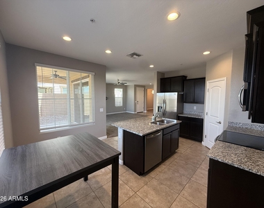 1255 N Arizona Avenue - Photo Thumbnail 5