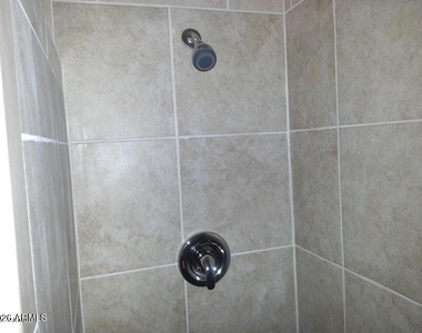 7010 N 68th Drive - Photo Thumbnail 14
