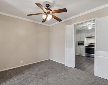 7918 Royal Lane - Photo Thumbnail 9