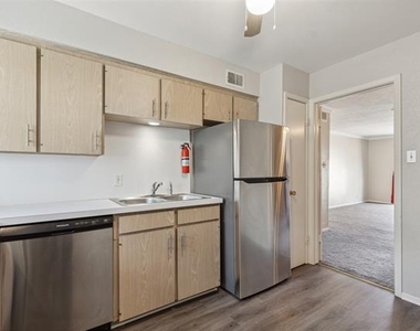 7918 Royal Lane - Photo Thumbnail 10